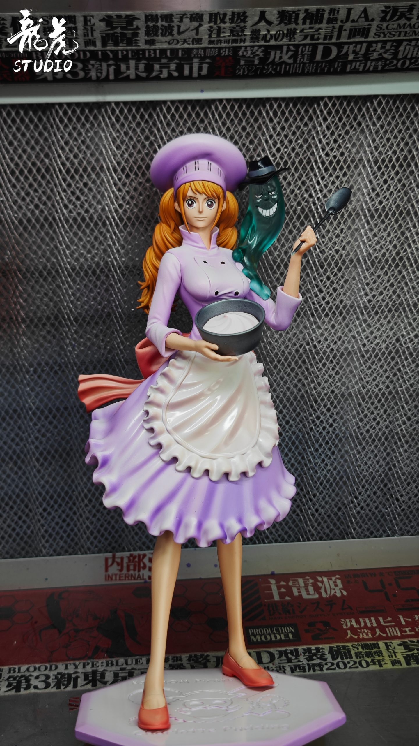 Long Hu Studio – One Piece Big Mom Pirates Series 01 Charlotte Pudding