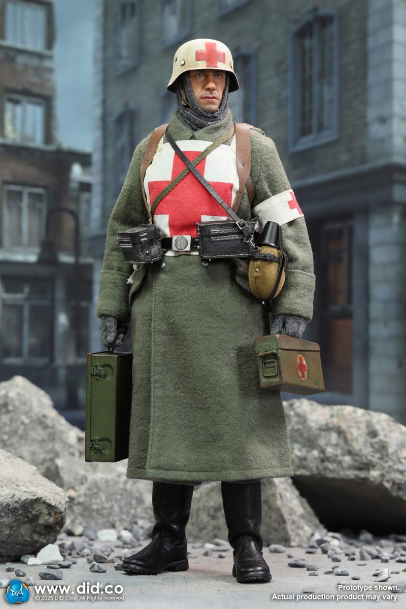 DID Studio – 1/6 Scale WWII German Medic Officer Candidate Gregor D80183 (Licensed)