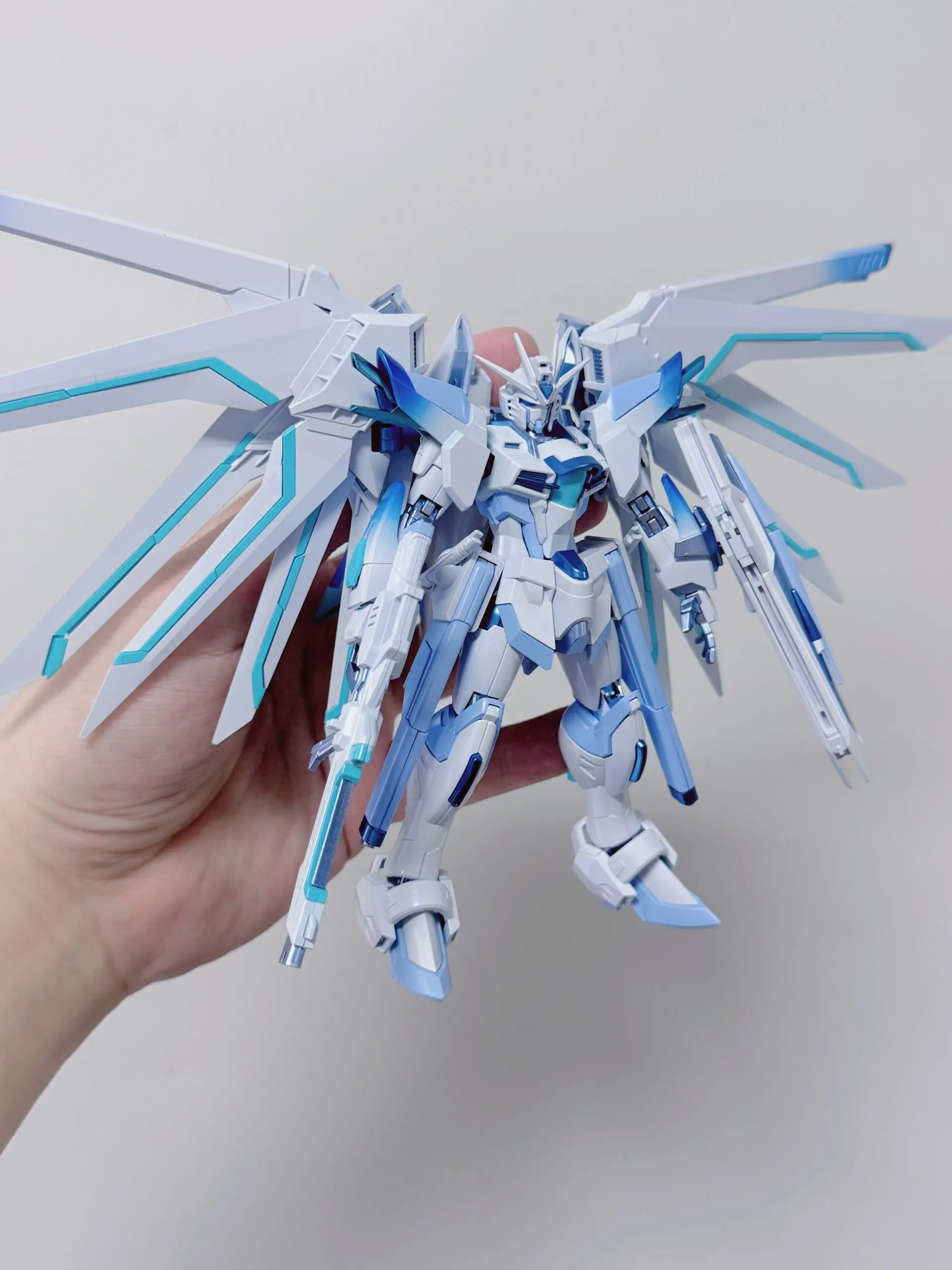 Fan Xing Studio – Gundam HG Strike Freedom Gundam Action Figure