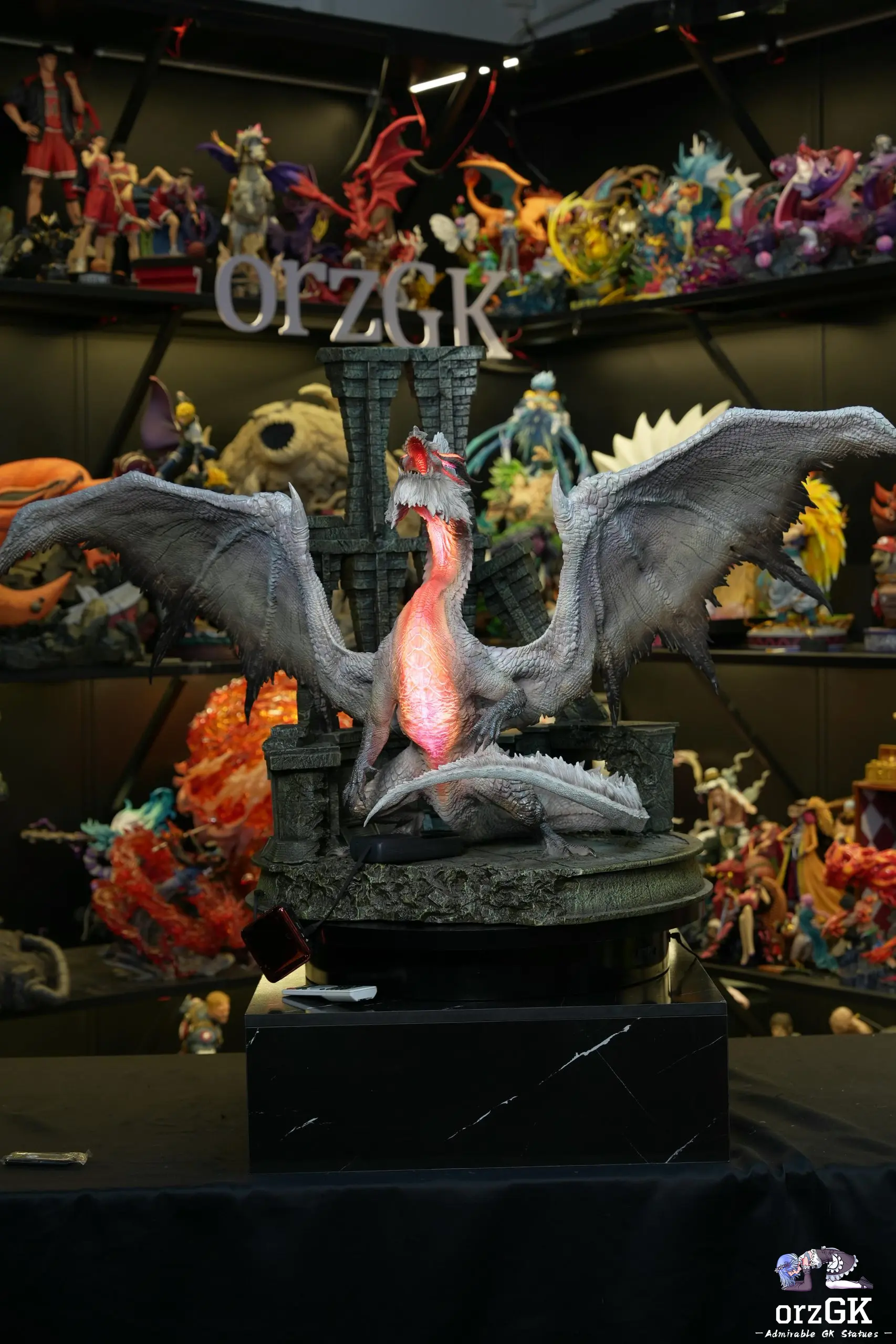 Dragon Frontier Studio – Monster Hunter White Fatalis Large Scale with LED Lighting