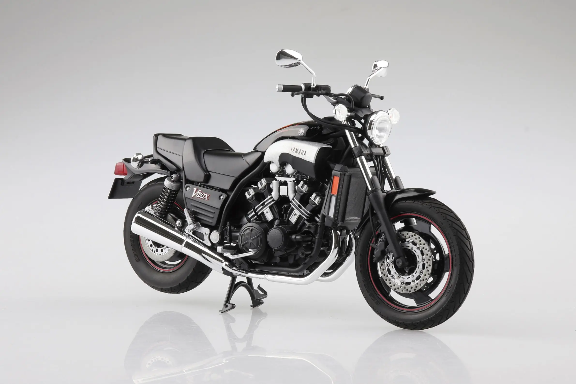 AOSHIMA – 1/12 Yamaha 4C4 Vmax ’07 (Licensed)