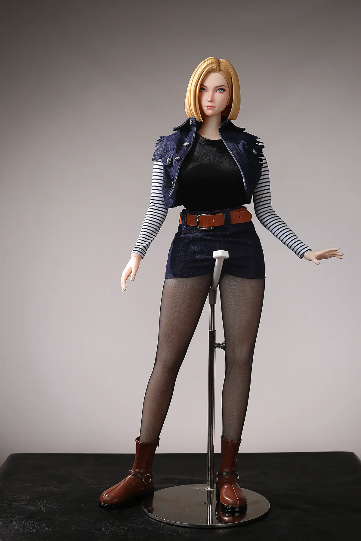 Yu Zhai Ren Xing Studio – Dragon Ball Android 18