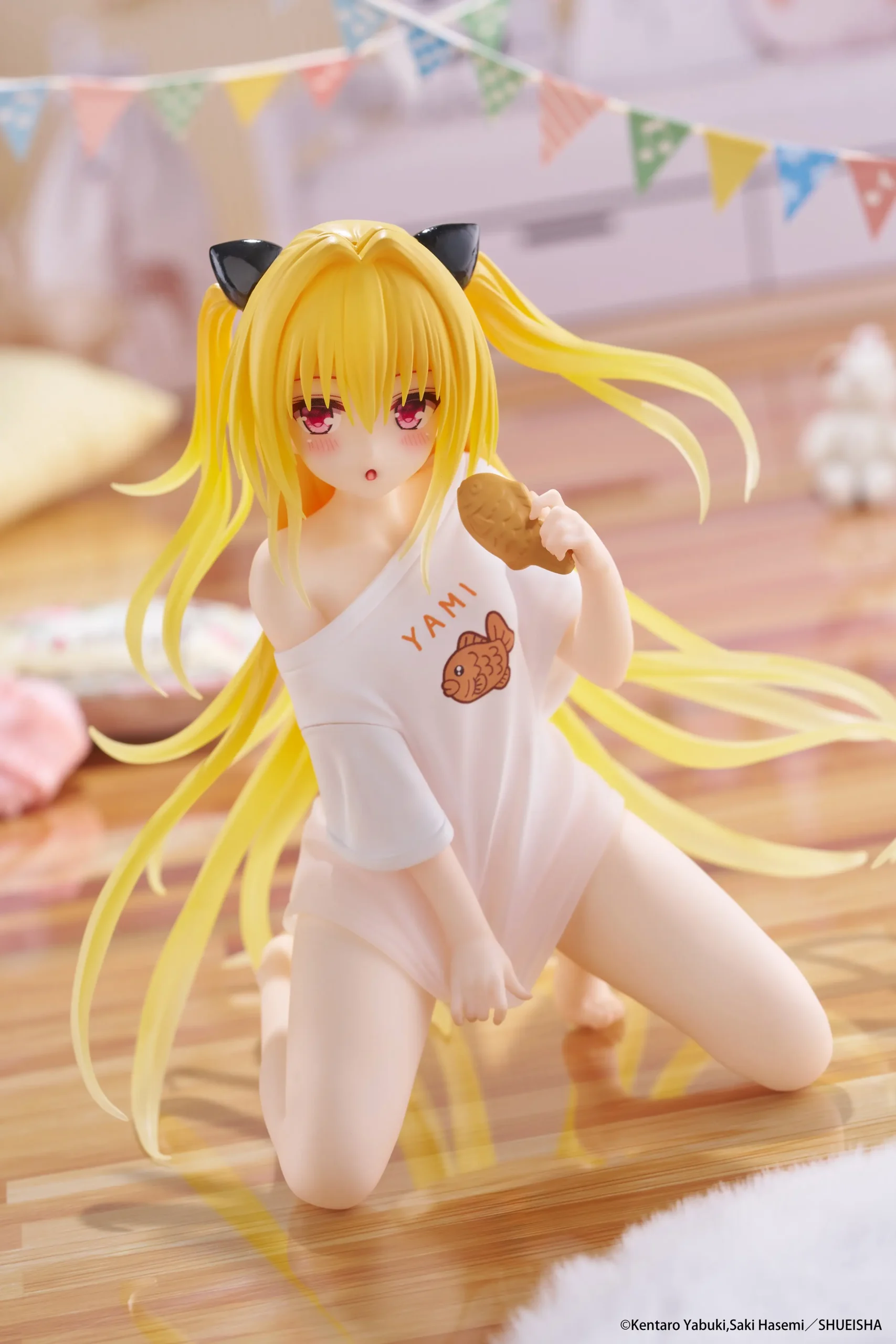 Taito – To Love-Ru Darkness Desktop Cute Figure Golden Darkness (Roomwear Ver.) (Licensed)